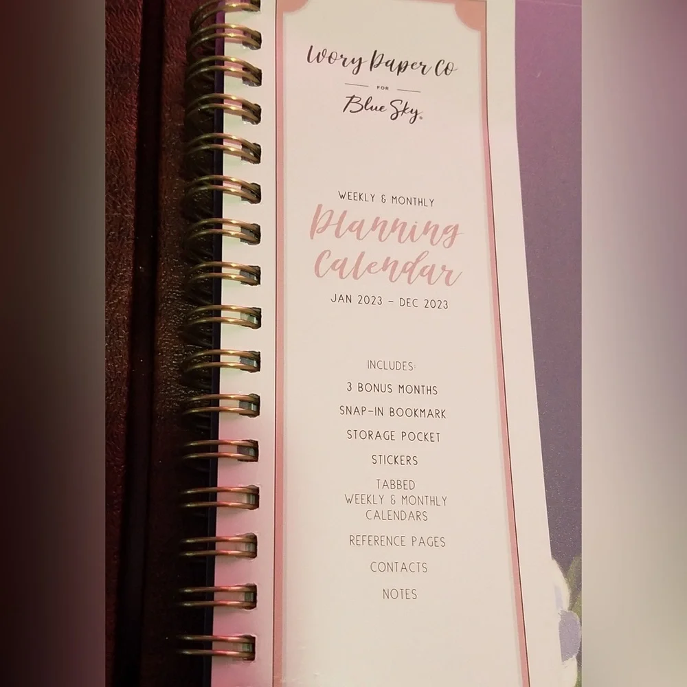 2023 weekly/monthly planner - Picture 2 of 7